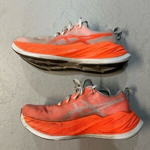 ASICS superblast size 8us